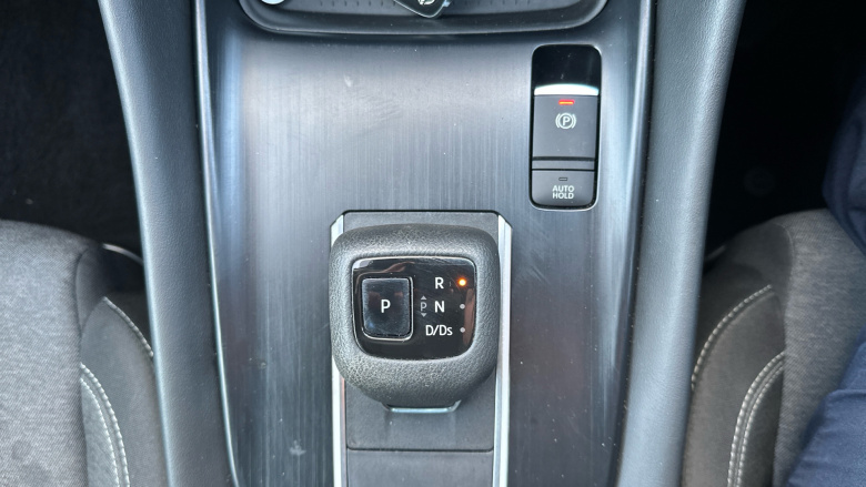 Nissan Qashqai 1.3 DiG-T MH 158 N-Connecta 5dr Xtronic Petrol Hatchback